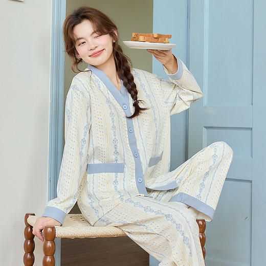 【换季出清】自然醒花漾牛奶丝家居服女款开衫（带胸垫）睡衣春秋款长袖长裤可爱卡通学生秋冬季V领和服QH 商品图5