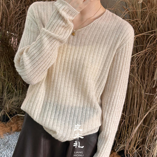 【预售7天】良木礼山羊绒烫钻V领套衫（Q2584514） 商品图5