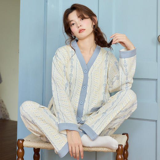 【换季出清】自然醒花漾牛奶丝家居服女款开衫（带胸垫）睡衣春秋款长袖长裤可爱卡通学生秋冬季V领和服QH 商品图8