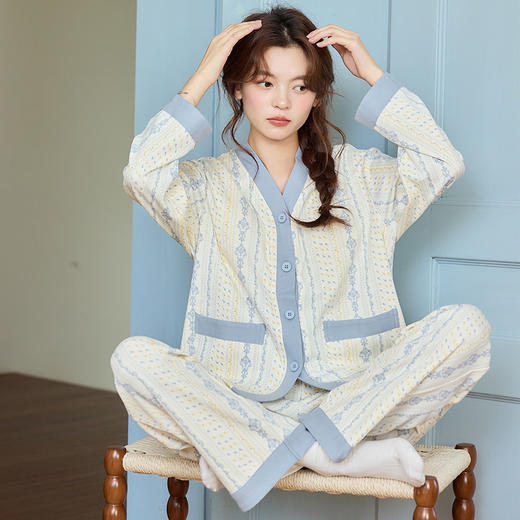 【换季出清】自然醒花漾牛奶丝家居服女款开衫（带胸垫）睡衣春秋款长袖长裤可爱卡通学生秋冬季V领和服QH 商品图7
