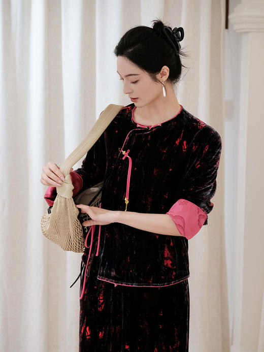 盛唐婧 | 新中式真丝丝绒斜襟上衣 商品图0