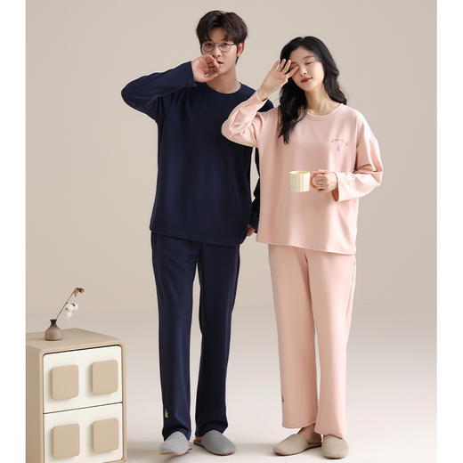 【换季出清】自然醒续暖情侣家居服德绒发热长袖长裤套头男女睡衣QH 商品图4