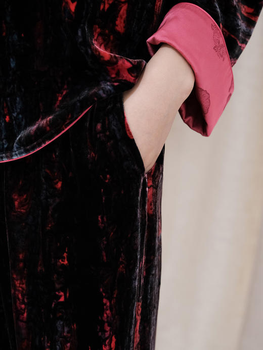 盛唐婧 | 新中式真丝丝绒阔腿直筒裤 商品图1