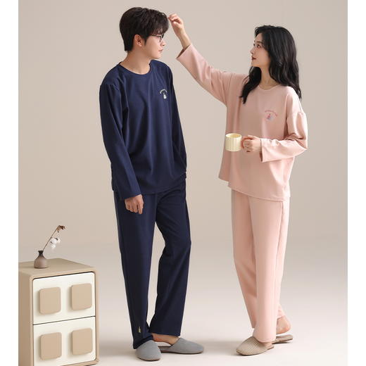 【换季出清】自然醒续暖情侣家居服德绒发热长袖长裤套头男女睡衣QH 商品图6