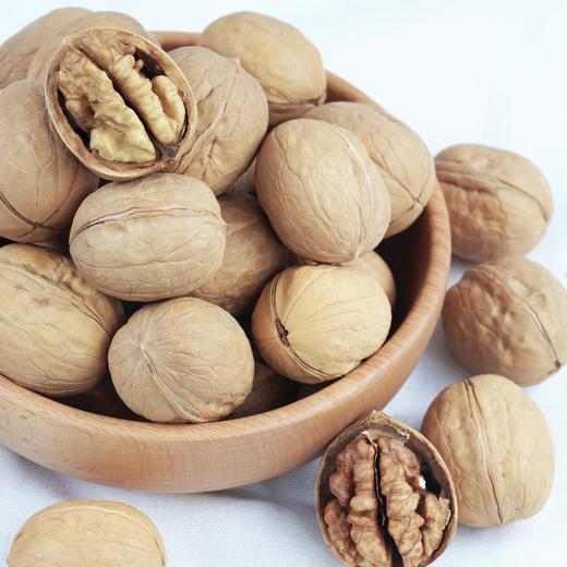 【严选】【绿色有机 新疆叶城种植 皮薄肉厚】神恋有机手剥核桃 手捏即开 果仁丰满 绿色健康 休闲零食 500g （厂家直发） 商品图0