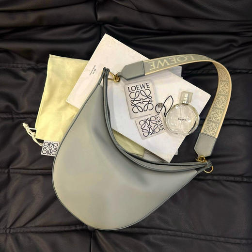 罗意威 浅蓝色 半月包 商品图0