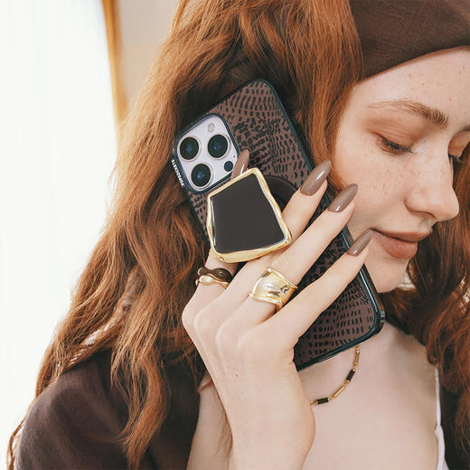 【晨间器物】静石·可可棕·MagSafe圆啪嗒 MAGSAFE磁吸手机气囊支架 Round圆啪嗒系列 棕色 异形珐琅 商品图1