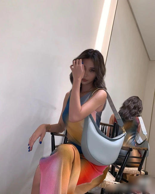 罗意威 浅蓝色 半月包 商品图3