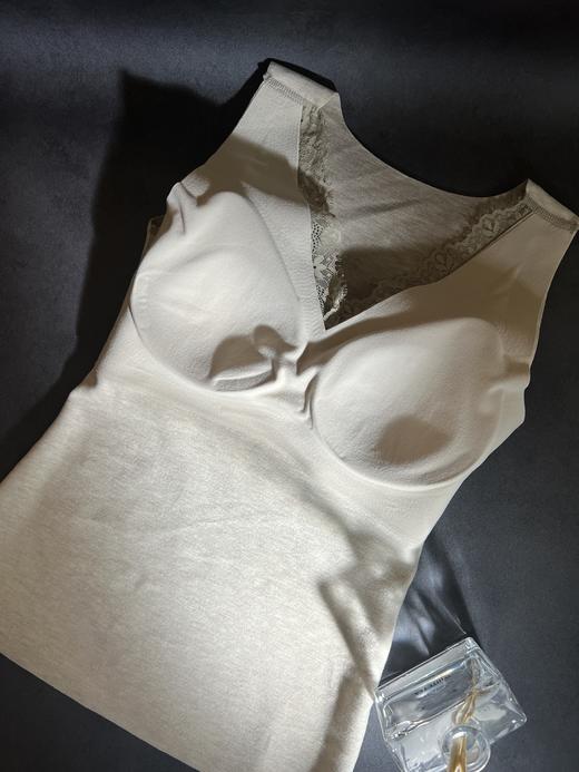 Gote秋冬新品“暖绒茧”法式蕾丝V领一体背心 商品图7