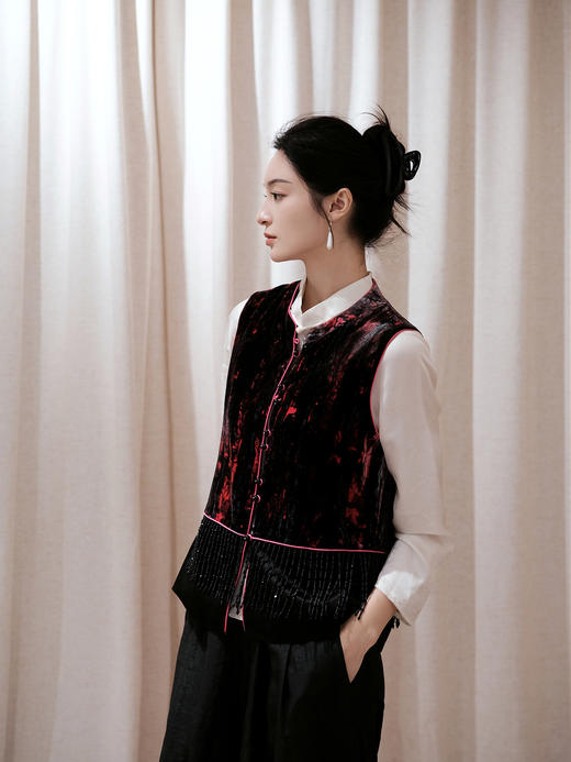 盛唐婧 | 新中式真丝丝绒拼接水滴钻马甲 商品图4