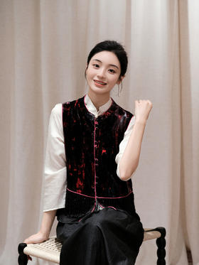 盛唐婧 | 新中式真丝丝绒拼接水滴钻马甲