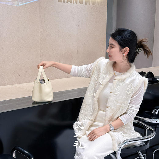 【特价不退不换】【预售7天】良木礼羊毛马甲（D25102329） 商品图2