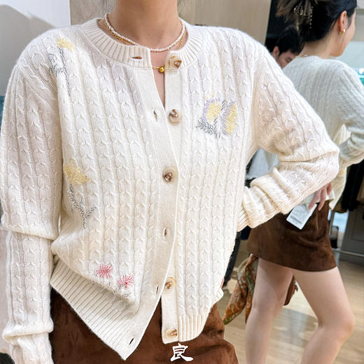 【预售7天】良木礼山羊绒开衫（Q2592860） 商品图1