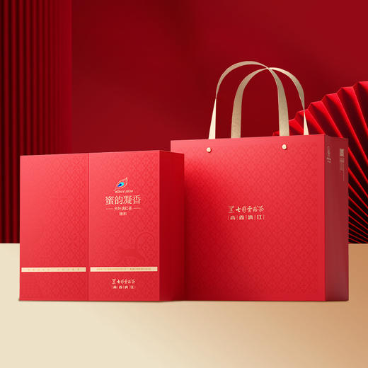 【七彩云南1939滇香之源•滇红茶系列】甄选云南各大茶区优质茶青 匠造高香滇红 根据原料特色，优化改进萎凋、揉捻 发酵、烘焙等工艺环节 造就产品独特的醇蜜口感 2种规格任选 商品图2