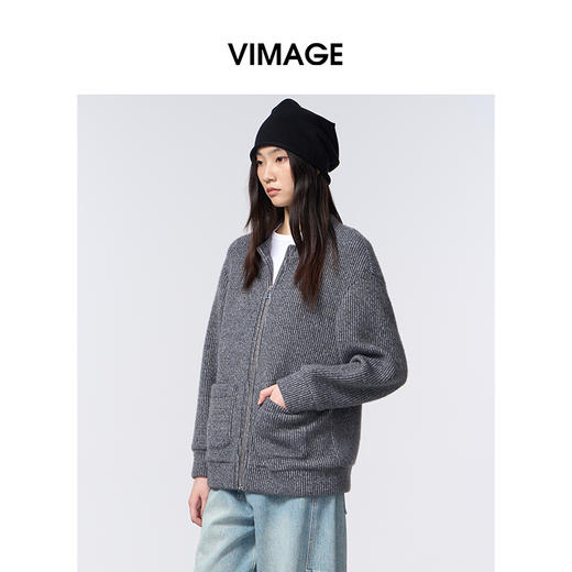 VIMAGE纬漫纪针织圆领宽松时尚慵懒外套V2403113 商品图4