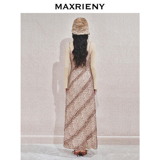 【冬日逸境-商场同款】MAXRIENY精致水貂毛领套头针织修身上衣女(货号:MC85SW551) 商品图3