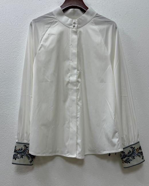 盛唐婧 | 新中式袖口拼苗绣白衬衫 商品图0