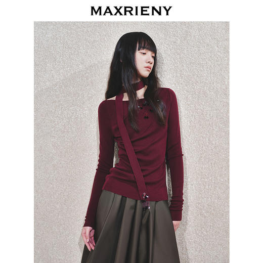 【商场同款-节庆穿搭】MAXRIENY精致复古安哥拉红一字领针织上衣(货号:MC85SW793) 商品图2