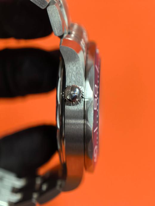 OMEGA欧米茄 海马系列300米潜水表 自动机械机芯 300米潜水 至臻天文台认证 男表 瑞表 42mm 蓝色表盘 精钢表壳 精钢表带 商品图3