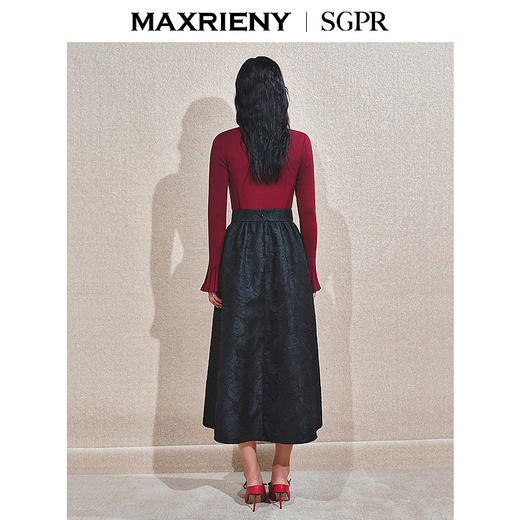 【商场同款】MAXRIENY精致浪漫感提花半裙24冬新款收腰伞摆长裙(货号:MS85SK756) 商品图4