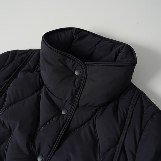 EITIE爱特爱独特的麻花线迹绗缝时尚年轻显瘦保暖羽绒服8411101 商品图2