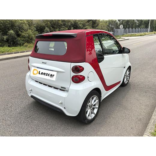 smart fortwo 1.0 MHD 敞篷BoConcept特别版【长租-北京】 商品图4