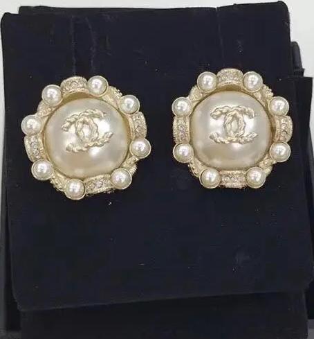 CHANEL香奈儿 双C标志设计 珍珠耳钉 商品图0