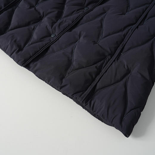 EITIE爱特爱独特的麻花线迹绗缝时尚年轻显瘦保暖羽绒服8411101 商品图5