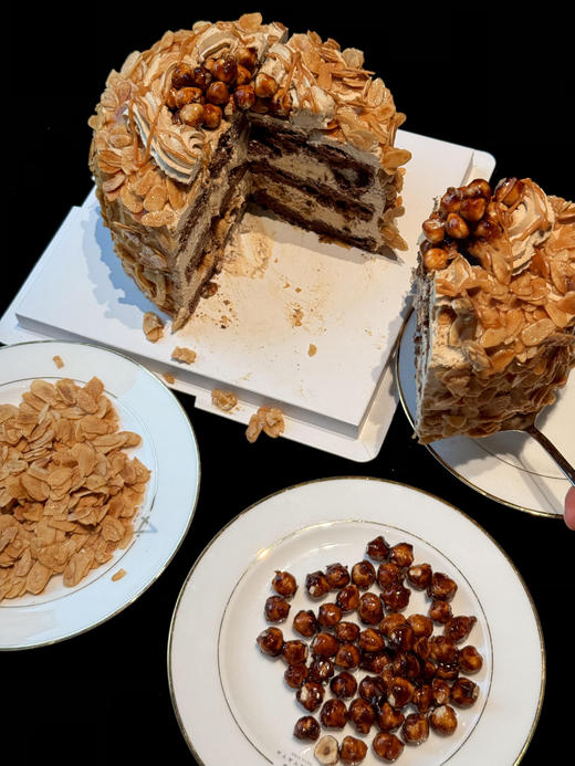 焦糖杏仁榛果蛋糕 商品图3