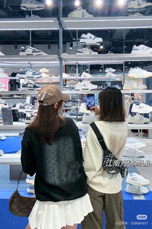 秋季新款男女情侣复古风波普老花套头卫衣 商品图5