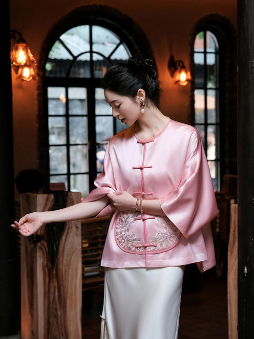 东方境X郭培| 粉色玫瑰刺绣新中式棉袄(夹棉) 商品图5