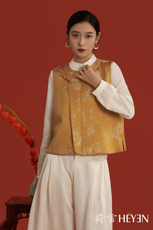 荷言HEYEN 叠石 花下君提花桑蚕丝圆领金色马甲 手工缠线八瓣曼陀罗结盘扣 商品图0