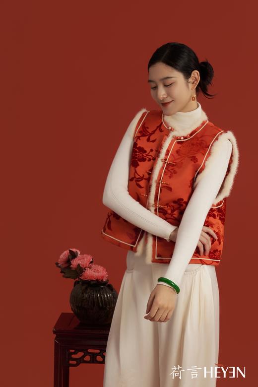 荷言HEYEN 新叶绒橙 真丝繁花提花漳缎马甲水貂毛装饰手工钉珠葫芦扣 商品图2