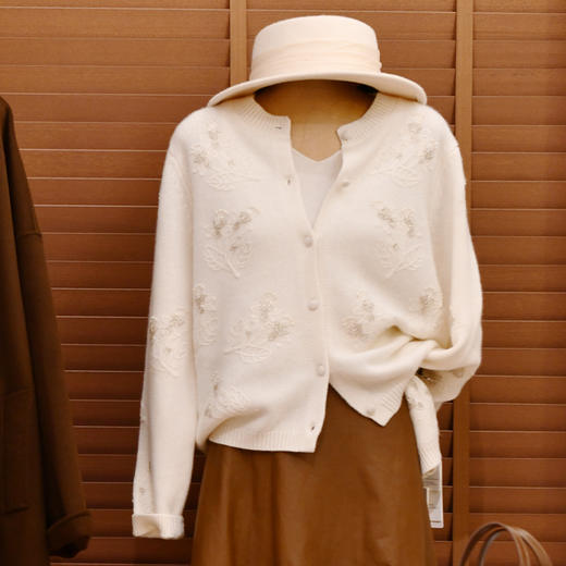 【预售7天】良木礼山羊绒开衫（D25101755） 商品图1