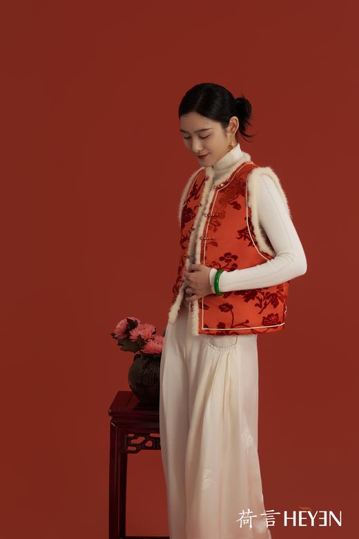 荷言HEYEN 新叶绒橙 真丝繁花提花漳缎马甲水貂毛装饰手工钉珠葫芦扣 商品图1