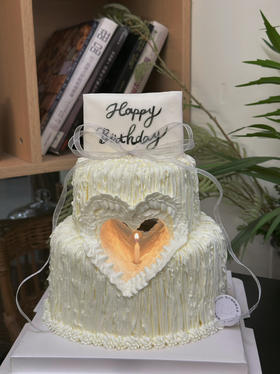 爱心镂空仙女蛋糕，极其复杂，提前5天以上预定，不含配送