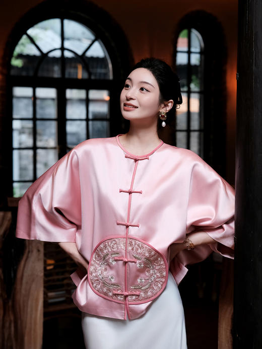 东方境X郭培| 粉色玫瑰刺绣新中式棉袄(夹棉) 商品图3