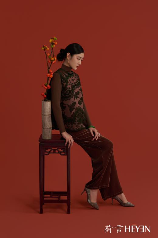 荷言HEYEN 锦鲤富春 金鱼繁花提花非遗漳绒马甲沉香扣头秋冬款舒适质感 商品图1