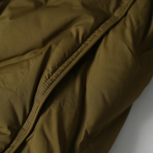 EITIE爱特爱大身条纹绗缝 线迹艺术感十足宽版高领兜帽凸显纤细脖颈H版型羽绒服8411110 商品图5