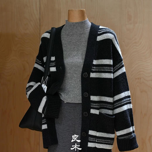 【预售7天】良木礼山羊绒开衫（D25102348F） 商品图1