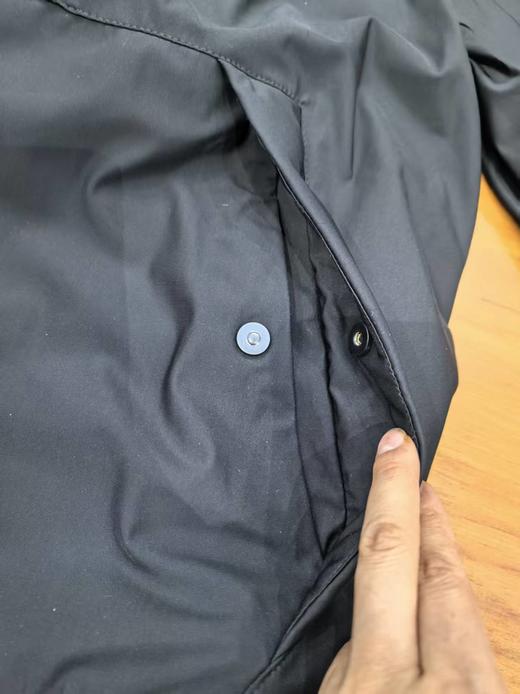 现货 比音最新款男士商务休闲款羽绒服..90绒，面料有弹力..款式简约，只有几件 商品图4