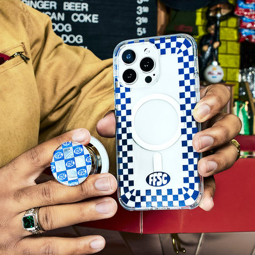 【快餐秘密俱乐部】蓝色格纹·MagSafe圆啪嗒 泡泡骚 x Jordan Howlett MAGSAFE磁吸手机气囊支架 Round圆啪嗒系列 蓝色 格纹 商品图1