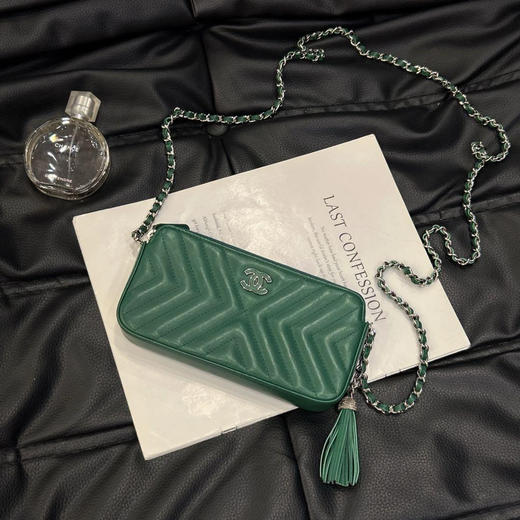 Chanel 绿色 v纹 牛皮 woc 流苏 相机包 商品图0