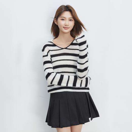 VogoPetite	V领条纹撞色长袖上衣100%山羊绒	BP132F1603 商品图2