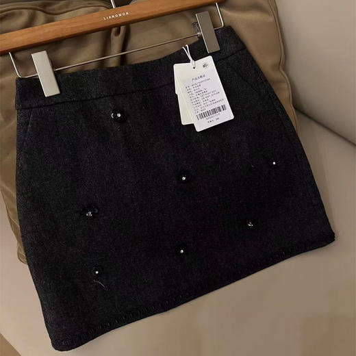 【预售7天】良木礼羊毛短裙（D25102284） 商品图1