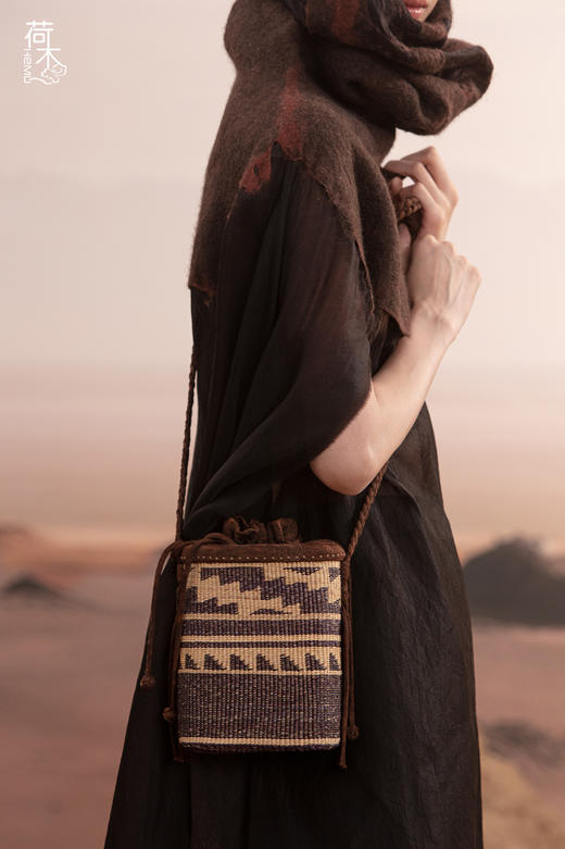 荷木HEMU丨若羌高定·小挎包 商品图0