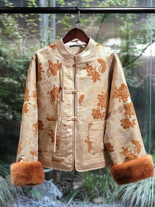 盛唐婧 | 蝶舞芳辰新中式提花绒拼水貂对襟外套 商品图0