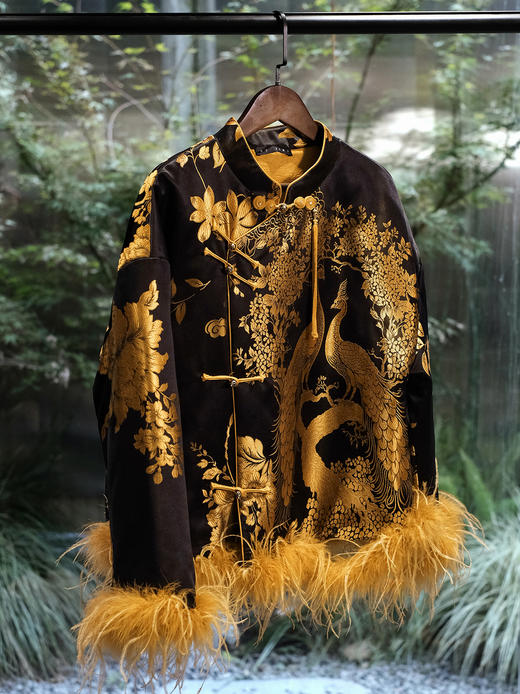 盛唐婧 | 鸾凤和鸣新中式软缎提花驼鸟毛外套 商品图6