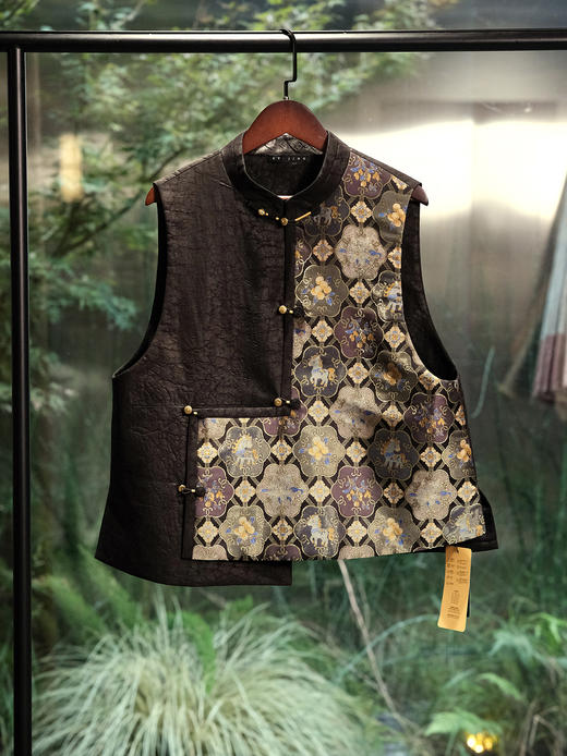 盛唐婧 | 轻奢老钱风龟裂纹拼天马纹宋锦马甲 商品图8