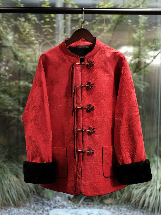 盛唐婧 | 新中式提花绒羊毛袖花扣对襟外套 商品图0